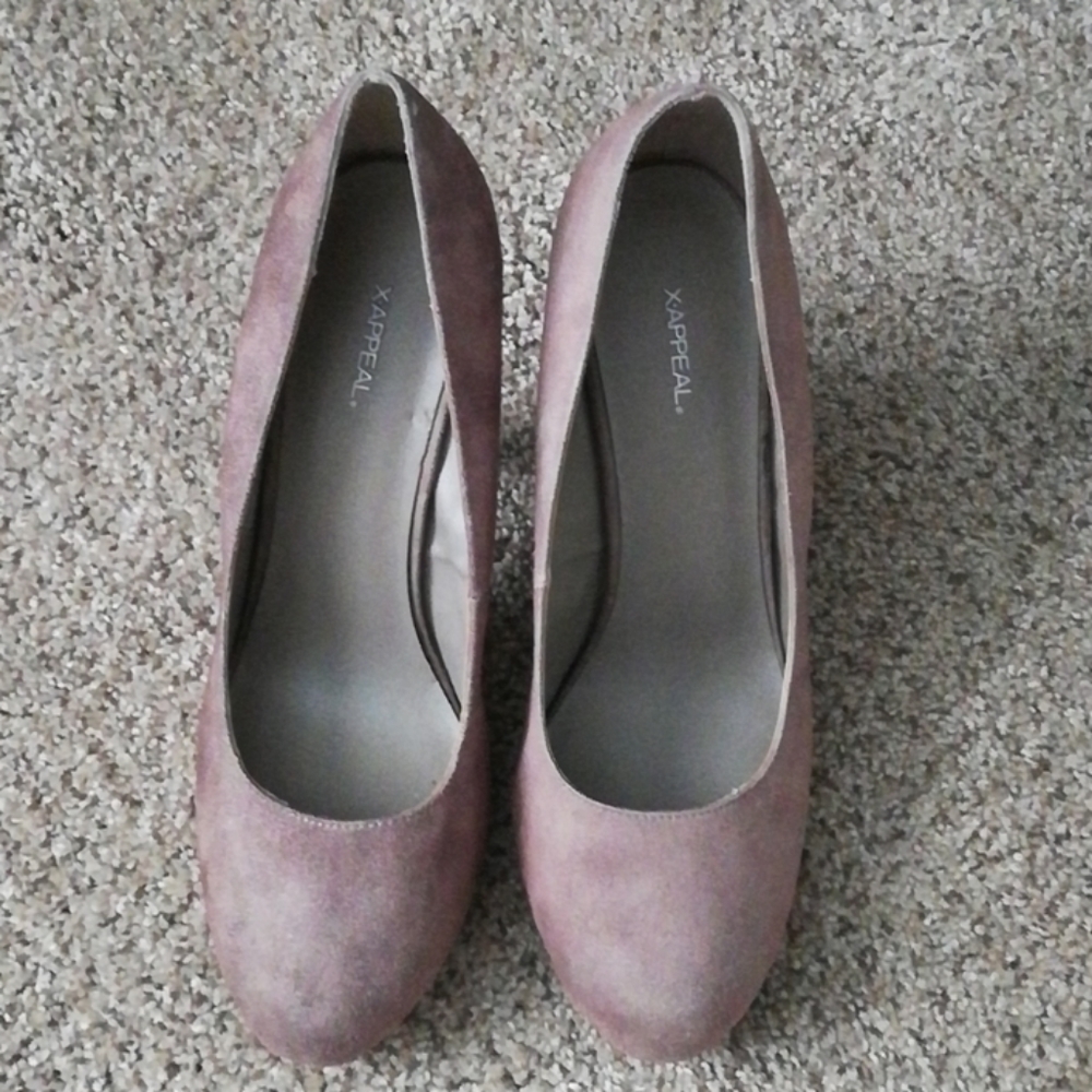 Cute nude pump